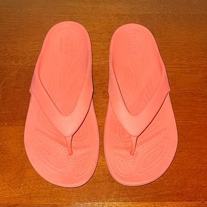 CROCS Flip Flops Coral Color Sz 9